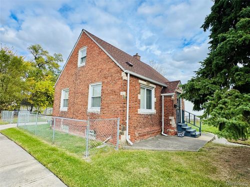 7003 Rivard Ave, Warren, MI, 48091-2921 | Card Image