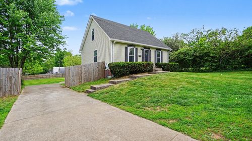 1529 Versailles Rd, Lexington, KY, 40504-2405 | Card Image