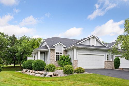 8820 Pointe Vista Dr, Victoria, MN, 55386-9530 | Card Image