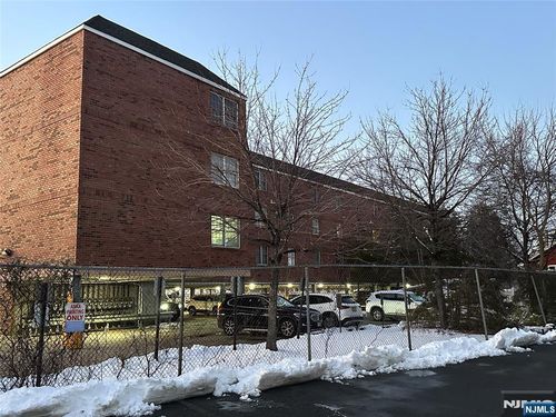 65 Fairview St, Palisades Park, NJ, 07650-1037 | Card Image