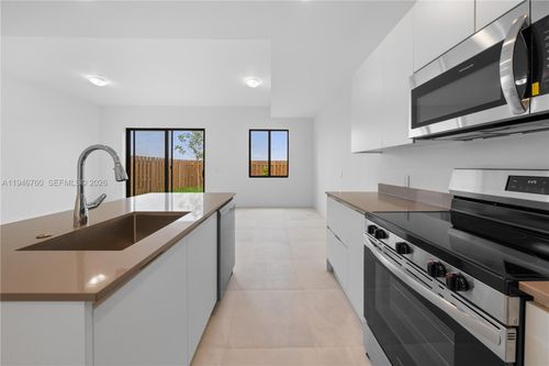 19114-19114 Sw 345th Ter, Florida City, FL, 33034-5443 | Card Image