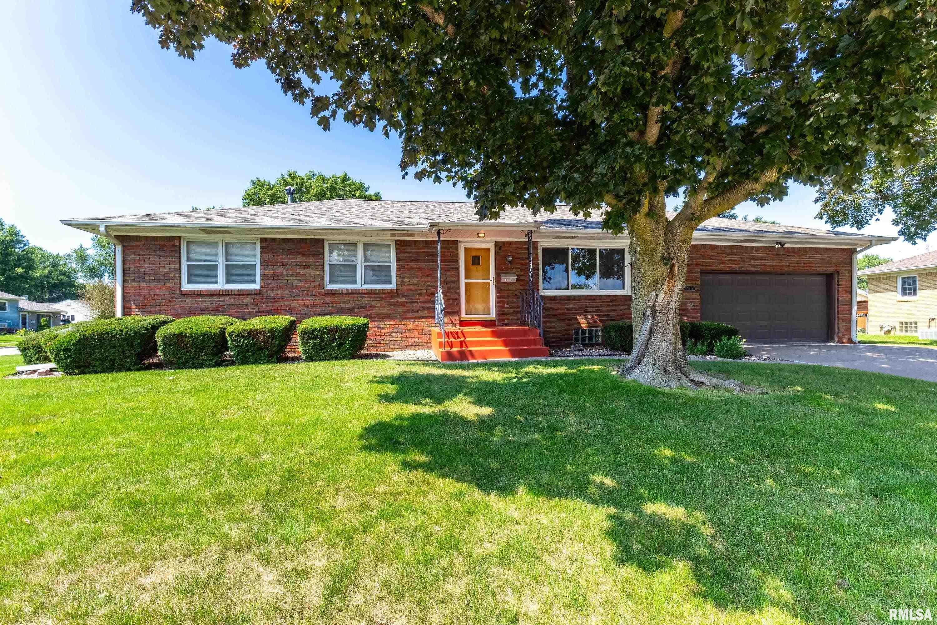 36th St, Davenport, IA 52806