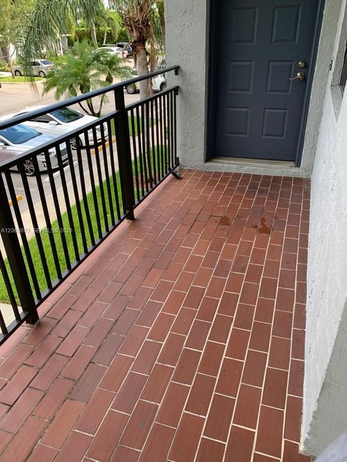 206-16581 Blatt Blvd, Weston, FL, 33326-1887 | Card Image