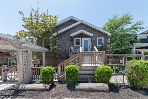 112 Ocean Rd, Ocean Beach, NY, 11770-2061 | Card Image