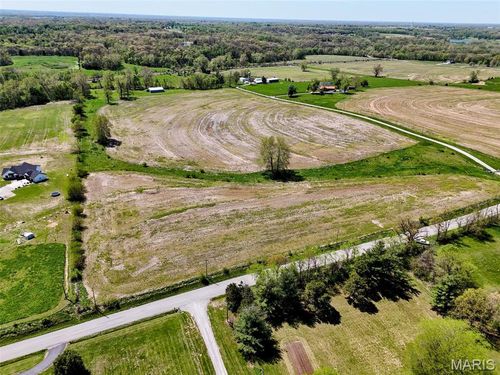 418 Country Ln, Hannibal, MO, 63401 | Card Image