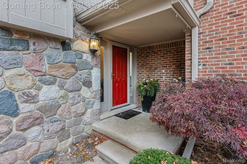 1188 Stonecrest Dr, Bloomfield Hills, MI, 48302-2840 | Card Image