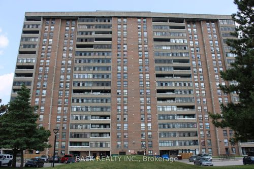904-15 Kensington Rd, Brampton, ON, L6T3W2 | Card Image
