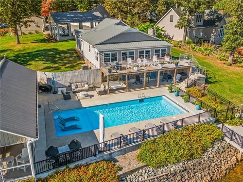 129 Friendly Way, Lexington, NC, 27292-6740 | Card Image