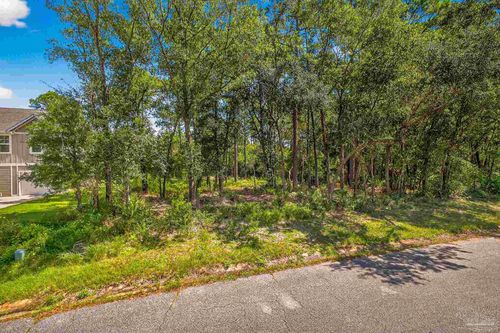 5652 Bay Forest Dr, Pensacola, FL, 32526-2439 | Card Image