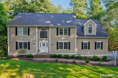 29 Narragansett Trl, Sandy Hook, CT, 06482-1147 | Card Image