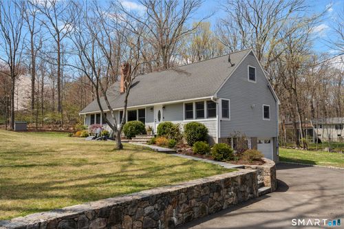 18 Edith Ln, Wilton, CT, 06897-4228 | Card Image