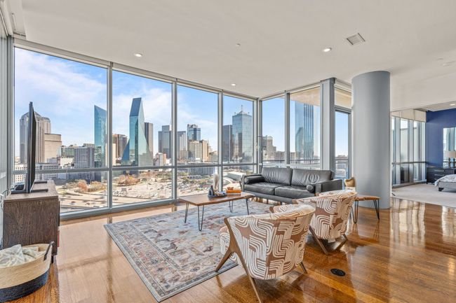 APT-1702 - 2200 Victory Ave, Condo with 2 bedrooms, 2 bathrooms and null parking in Dallas TX | Image 10