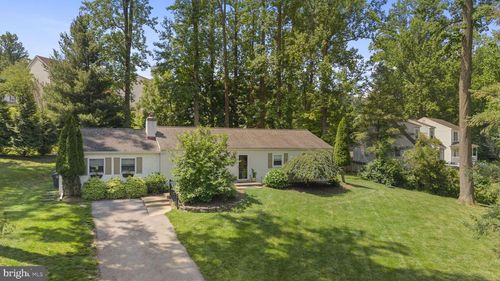 3306 E Summit Ave, DOWNINGTOWN, PA, 19335-2092 | Card Image