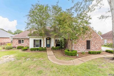 6023 Riverbend Lakes Dr, House other with 4 bedrooms, 3 bathrooms and null parking in Baton Rouge LA | Image 1