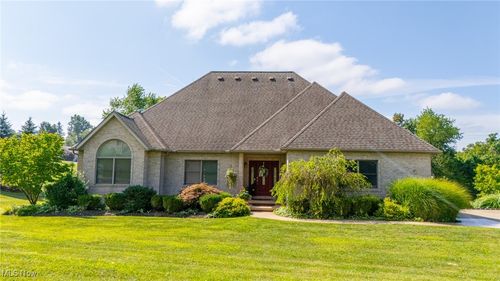 49570 Nature Trl, Saint Clairsville, OH, 43950-9298 | Card Image