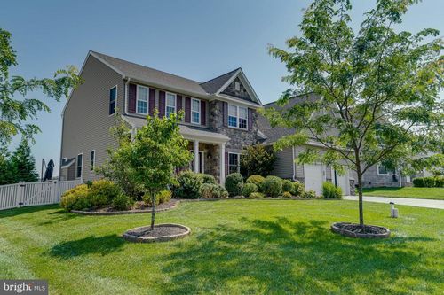 9 Sovereign Dr, DOUGLASSVILLE, PA, 19518-2437 | Card Image