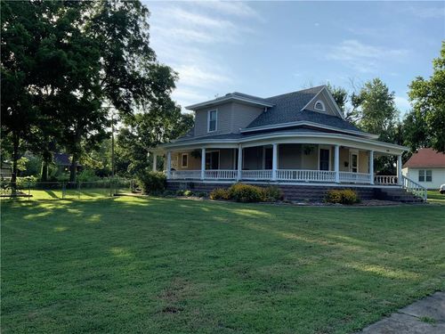 409 S Green St, Yates Center, KS, 66783-1537 | Card Image
