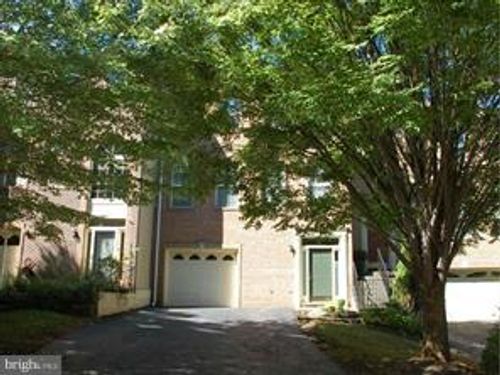 4012 Rosemeade Dr, FAIRFAX, VA, 22033-2872 | Card Image