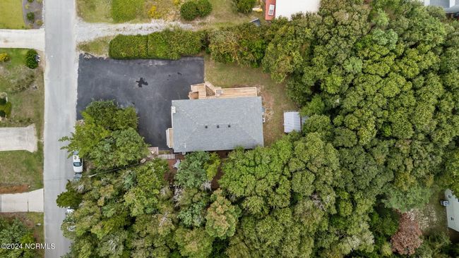 109 Yaupon Dr, Home with 2 bedrooms, 1 bathrooms and null parking in Emerald Isle NC | Image 32