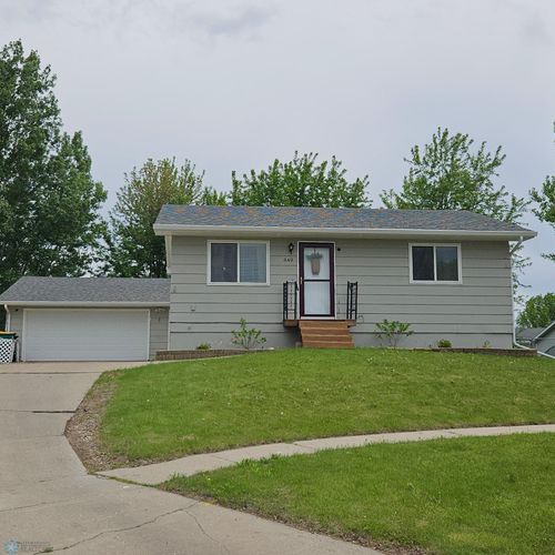 849 11th Ave W, West Fargo, ND, 58078-2408 | Card Image