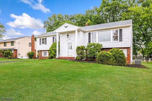 10 Jill Ter, Fairfield, NJ, 07004-1520 | Card Image
