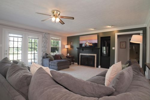 965 E Count Fleet Cir, Danville, KY, 40422-9219 | Card Image