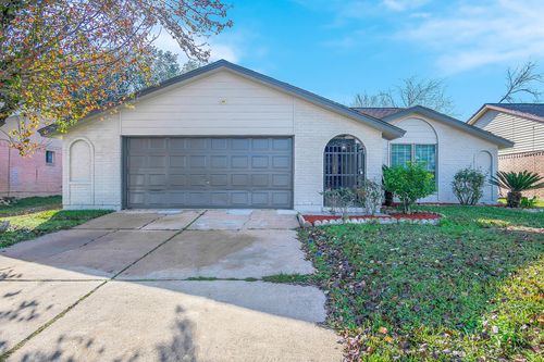 4909 Meadow Place Dr, La Porte, TX, 77571-2842 | Card Image