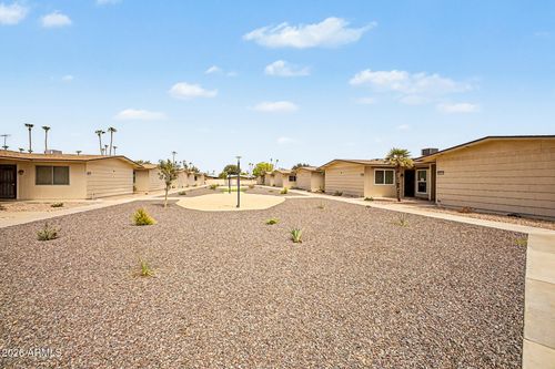 10737 W Santa Fe Dr, Sun City, AZ, 85351-2621 | Card Image