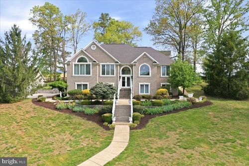 100 Cottage Dr, Luray, VA, 22835-2102 | Card Image