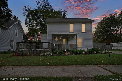 307 W Grant St, Caro, MI, 48723-1519 | Card Image