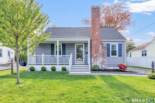 21 Aimes Dr, West Haven, CT, 06516-7001 | Card Image