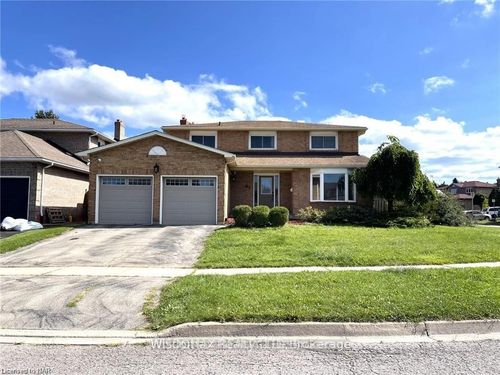 61 Barbican Trail, Saint Catharines, ON, L2T4A7 | Card Image