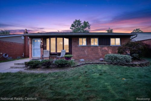 154 Darwin St, Westland, MI, 48186-4504 | Card Image