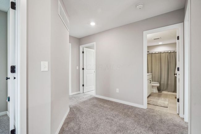 Upstairs landing | Image 17