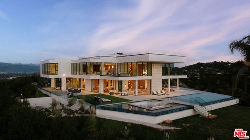 16187 Royal Oak Rd, Encino, CA, 91436-3905 | Card Image