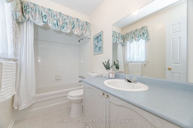 10 Iles St, House other with 5 bedrooms, 4 bathrooms and 2 parking in Ajax ON | Image 32