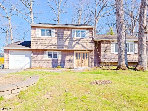 14 Bunyan Dr, Livingston, NJ, 07039-4412 | Card Image