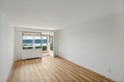 15c-4705 Henry Hudson Henry Hudson Pkwy E, Bronx, NY, 10471 | Card Image