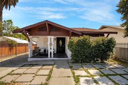3204 W 27th St, Los Angeles, CA, 90018-2417 | Card Image