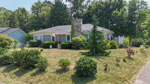 141 Crescent St, Bridgewater, NS, B4V1K9 | Card Image