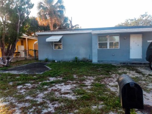 710 52nd St, West Palm Beach, FL, 33407-2732 | Card Image