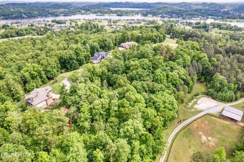 3331 Preserve Pt, Louisville, TN, 37777-1405 | Card Image
