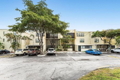 ph-20-20200 W Country Club Dr, Aventura, FL, 33180-1673 | Card Image