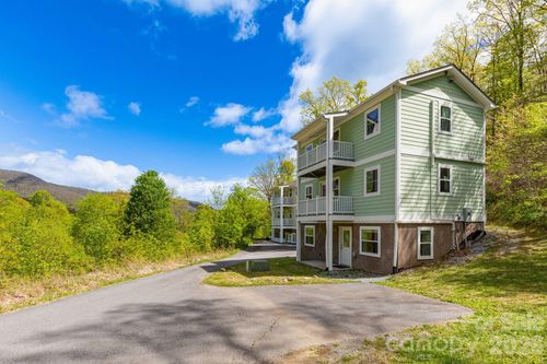 12 Lila Ln, Clyde, NC, 28721-8824 | Card Image