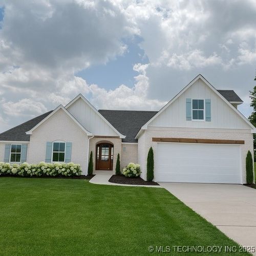 8813 E College St, Broken Arrow, OK, 74014-2996 | Card Image