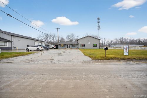 4057 Commerce Dr, Flushing, MI, 48433-2311 | Card Image