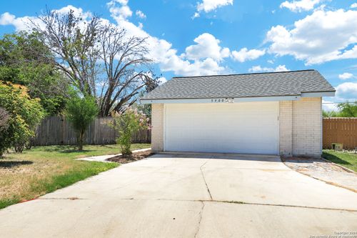 5900 Lake Superior St, San Antonio, TX, 78222-3324 | Card Image