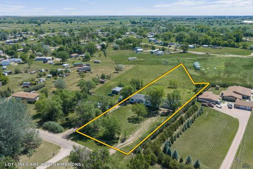 5602 Greenwood Ln, Rapid City, SD, 57703-9651 | Card Image