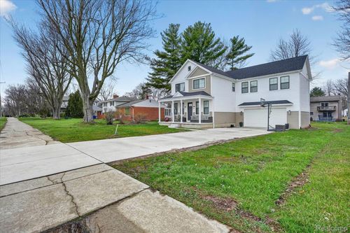 5264 Cooley Lake Rd, Waterford, MI, 48327-2817 | Card Image