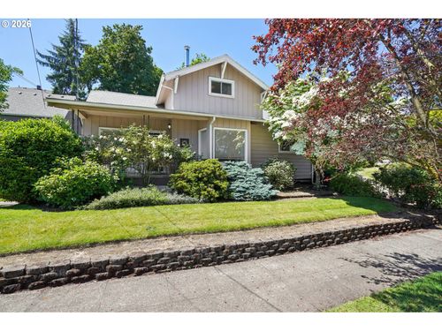 710 11th St, Oregon City, OR, 97045-1656 | Card Image